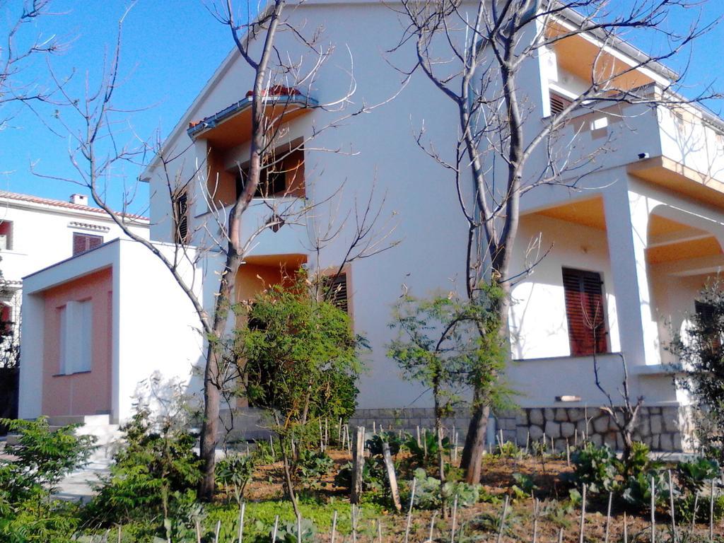 פג Apartments Kresimir Beauty With Shadow Trees And Parking Place חדר תמונה
