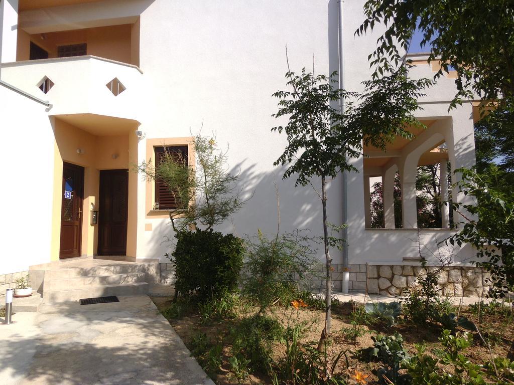 פג Apartments Kresimir Beauty With Shadow Trees And Parking Place חדר תמונה