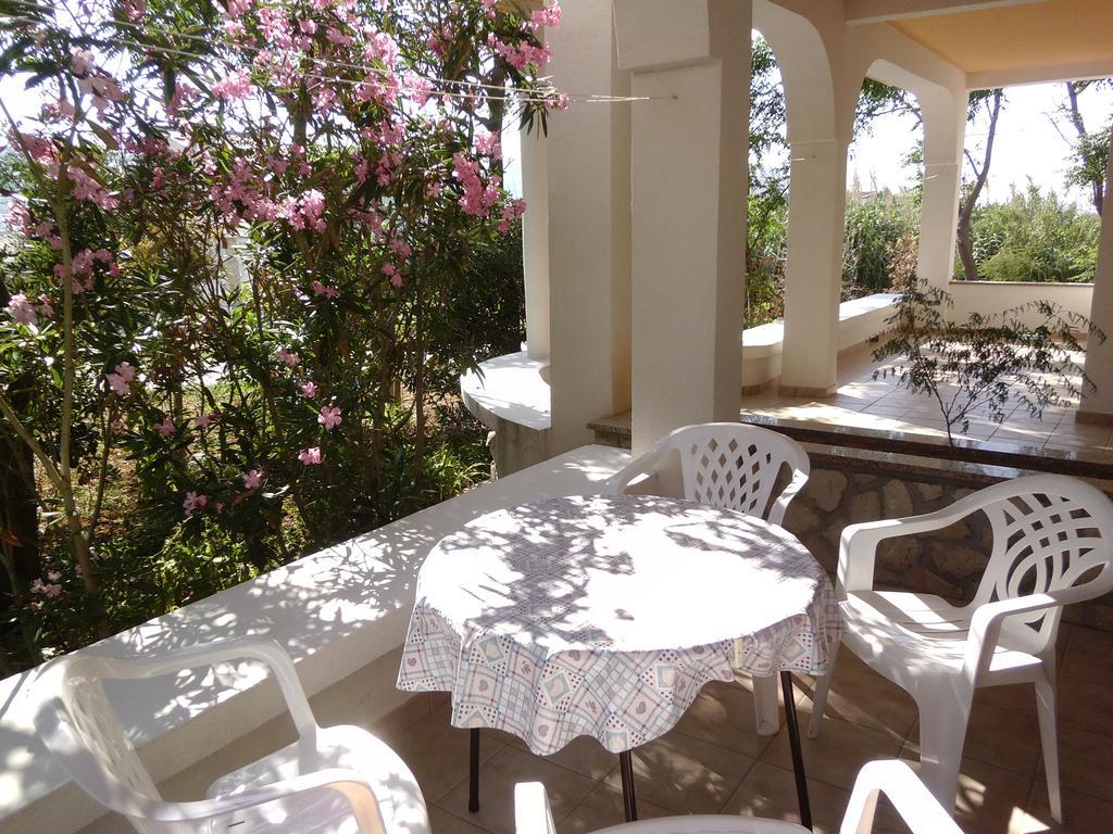 פג Apartments Kresimir Beauty With Shadow Trees And Parking Place חדר תמונה